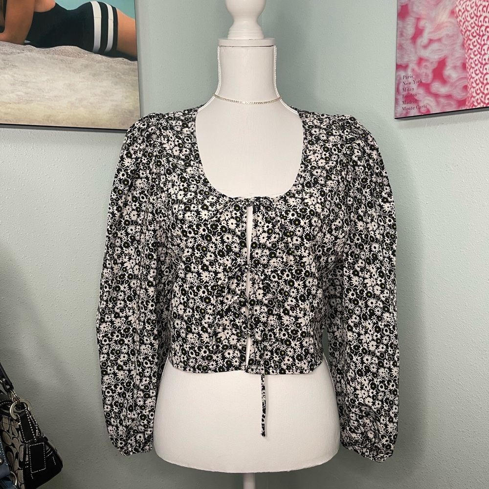 Levi’s Black and White Floral Blouse